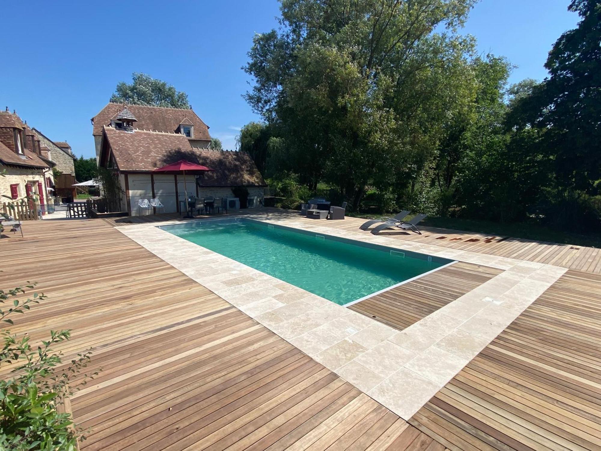 Hotel Moulin Le Fleurie Charenton-du-Cher Exterior foto