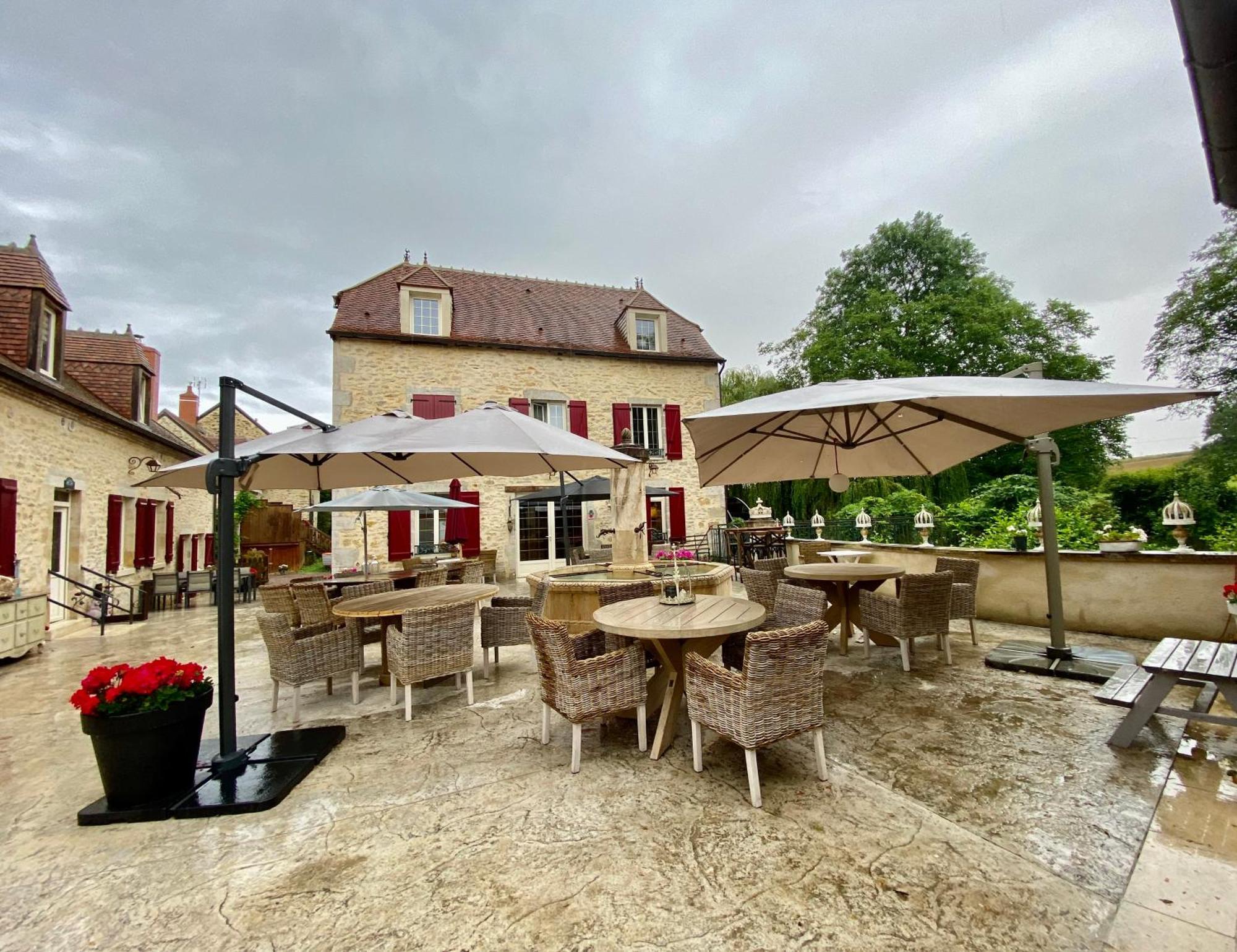 Hotel Moulin Le Fleurie Charenton-du-Cher Exterior foto